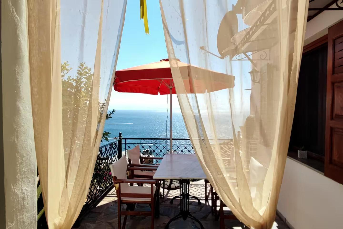 וולוס The Pagasetic Balcony - Magestic Sea Cottage מראה חיצוני תמונה